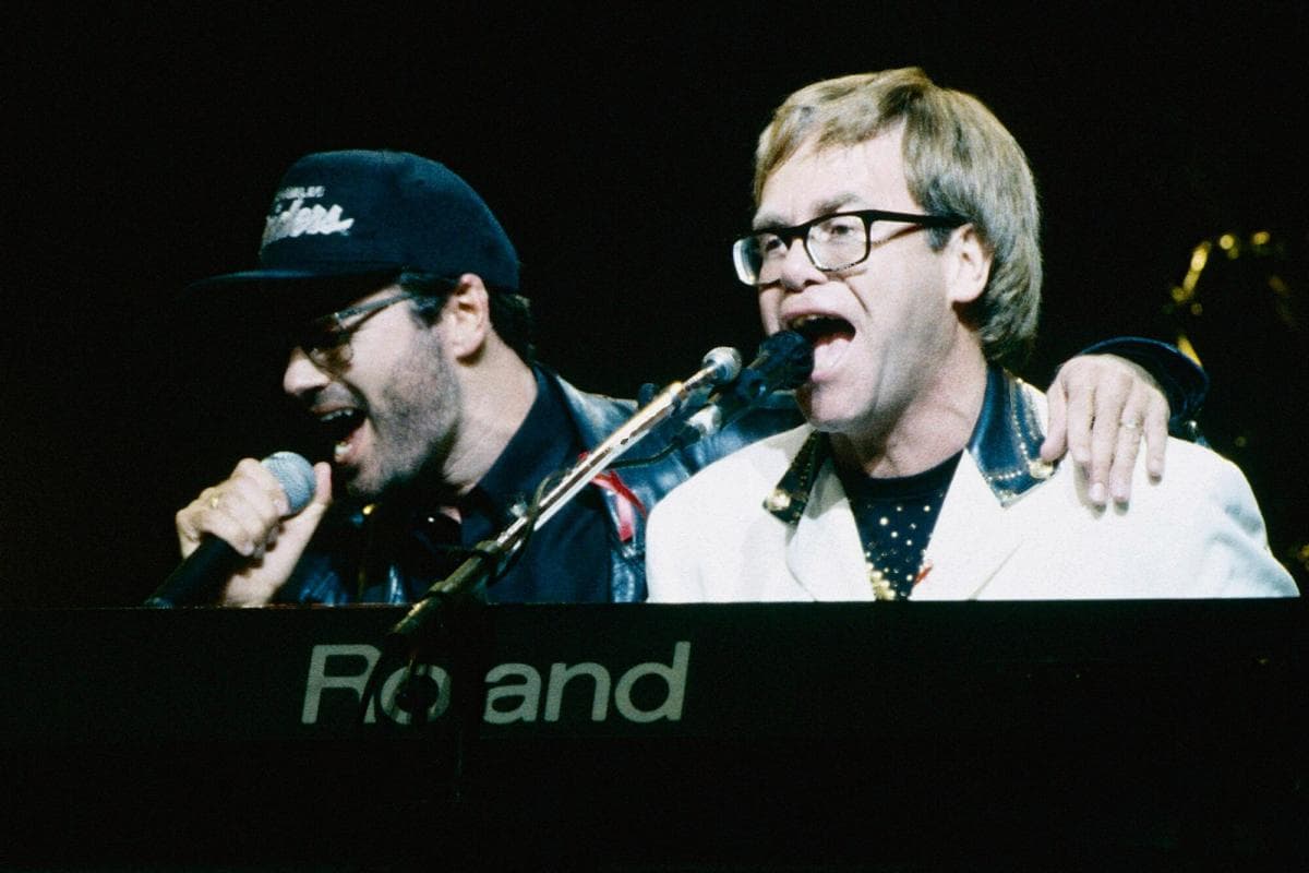 Elton John pays tribute to the late George Michael in final U.K. show: 'He was an inspiration'